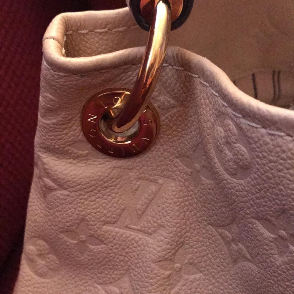 Authentic Louise Vuitton Artsy Gm - Picture 8 of 11